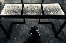 Load image into Gallery viewer, Crystal and steel desk : Manhattan