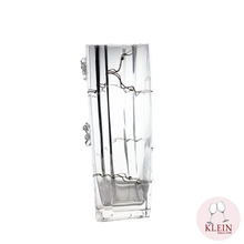 Load image into Gallery viewer, Vase collection eclat, modèle fleur, taillé à la main avec des poignards évoquant des fleurs vue de profil