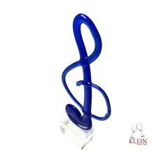 Load image into Gallery viewer, Clé de Sol Bleu cobalt en Cristal sur un socle en cristal