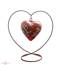 Load image into Gallery viewer, Coeur suspendu en cristal grand modèle. Support acier, coeur cristal rouge