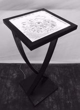 Charger l'image dans la galerie, Colonne Manhattan: cristal et acier.