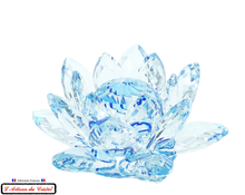 Charger l&#39;image dans la galerie, ﻿Fleur de Lotus Bleu cristal Maison KLEIN détails des pétales aux multiples facettes
