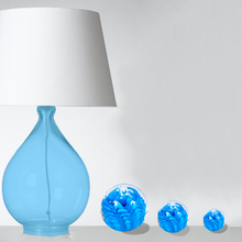 Charger l'image dans la galerie, Mise en situation, sulfure presse papier modèle anémone. Disponible en 3 tailles différentes.