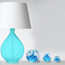 Charger l'image dans la galerie, Mise en situation, sulfure presse papier, modèle surf sur la vague. Disponible en 3 tailles différentes.