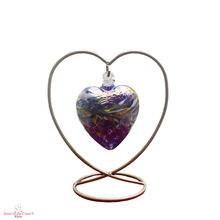 Charger l&#39;image dans la galerie, Coeur suspendu en cristal moyen modèle. Support acier, coeur cristal bleu
