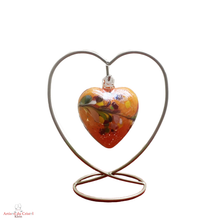 Charger l&#39;image dans la galerie, Coeur suspendu en cristal moyen modèle. Support acier, coeur cristal orange

