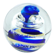 Load image into Gallery viewer, Sulfure en cristal grand model. Un mélange de bleu Cobalt et de jaune le tout dans une spirale donne à cet objet de décoration un caractère unique