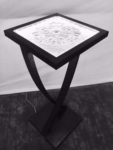 Charger l'image dans la galerie, Colonne Manhattan: cristal et acier.