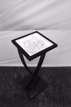 Charger l'image dans la galerie, Colonne Manhattan: cristal et acier.