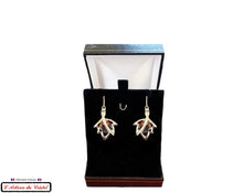 Charger l&#39;image dans la galerie, Coffret Luxe Boucles d&#39;Oreille Femme &quot;Bijoux Créateur&quot; Acier Inoxydable et Cristal Maison Klein : Feuille d&#39;Érable
