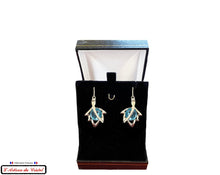 Charger l&#39;image dans la galerie, Coffret Luxe Boucles d&#39;Oreille Femme &quot;Bijoux Créateur&quot; Acier Inoxydable et Cristal Maison Klein : Feuille d&#39;Érable
