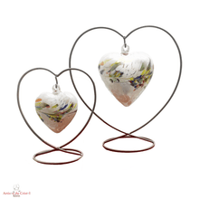 Load image into Gallery viewer, Coeur suspendu en cristal moyen et grand modèle. Support acier, coeur cristal blanc
