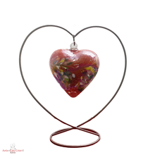 Load image into Gallery viewer, Coeur suspendu en cristal grand modèle. Support acier, coeur cristal rouge
