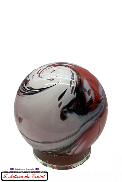 Lampe boule en cristal maison KLEIN modèle puissance rouge éteinte