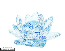 Load image into Gallery viewer, ﻿Fleur de Lotus Bleu cristal Maison KLEIN détails des pétales aux multiples facettes
