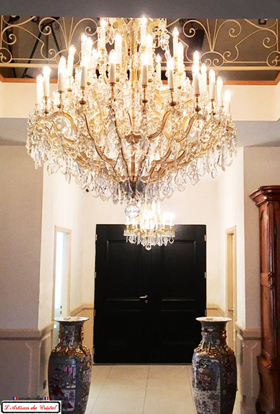 Lustre en Cristal Style Marie-Thérèse : 48 lumières LED Maison Klein 54120 Baccarat France