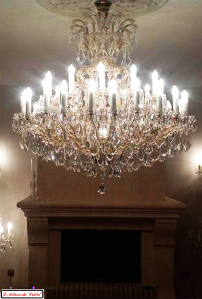 Crystal Chandelier Marie-Thérèse Style : 37 LED lights Cristallerie Klein 54120 Baccarat France
