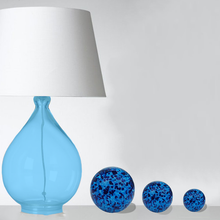 Charger l&#39;image dans la galerie, Mise en situation, sulfure presse papier modèle shell. Le modèle se décline en différentes tailles. Un objet de décoration moderne et élégant qui s&#39;inscrit à la perfection dans votre intérieur.
