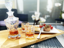 Charger l&#39;image dans la galerie, Service Royal : Carafe à Whisky en Cristal Maison Klein 54120 Baccarat France
