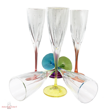 Charger l&#39;image dans la galerie, Service arc en ciel 6 flutes à champagnes en cristal, 6 couleurs pastel assorties. Détail forme élancée des verres
