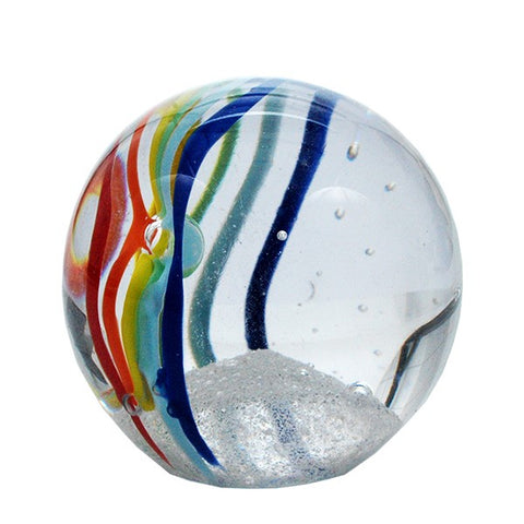 Sulfure Presse Papier en Cristal, moyen modèle Rainbow. Un sulfure très lumineux, en cristal transparent, rehaussé par une bande multicolore telle un arc en ciel.  Un objet de décoration épuré et moderne. 