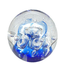 Charger l&#39;image dans la galerie, Sulfure en cristal petit modèle. Un fond bleu entouré de grosses bulles