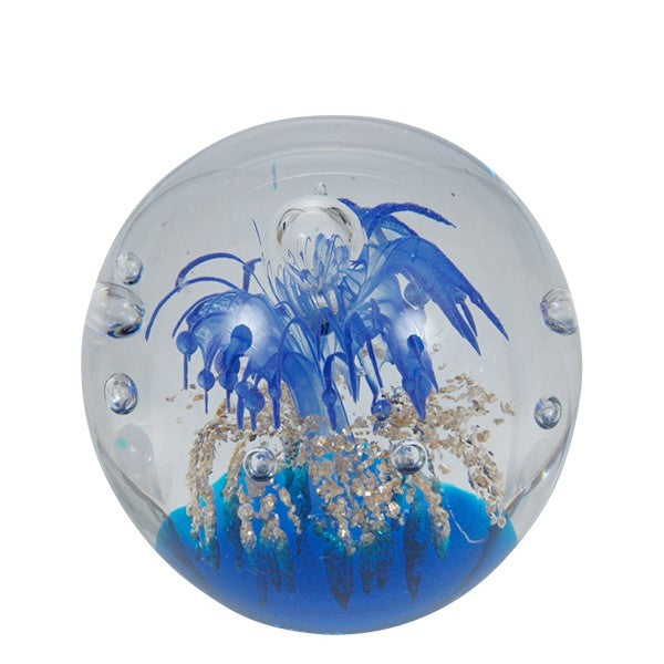 Sulfure en cristal moyen modèle. Un mélange de bleu profond et de doré qui donne un caractère unique à cet objet de décoration