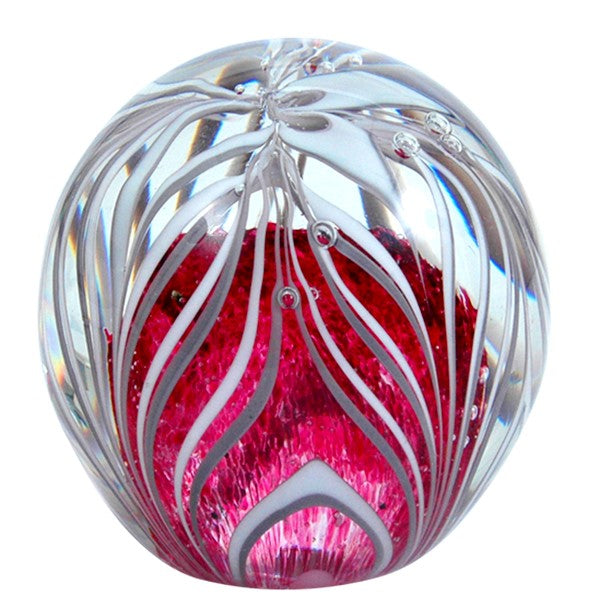 Sulfure en cristal. Rayure blanche sur une base rose