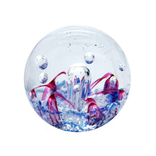 Charger l&#39;image dans la galerie, Sulfure en cristal petit modèle. Un mélange de rosé et de bleu cobalt donne un caractère unique à cet objet de décoration 

