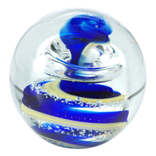 Load image into Gallery viewer, Sulfure en cristal grand model. Un mélange de bleu Cobalt et de jaune le tout dans une spirale donne à cet objet de décoration un caractère unique 
